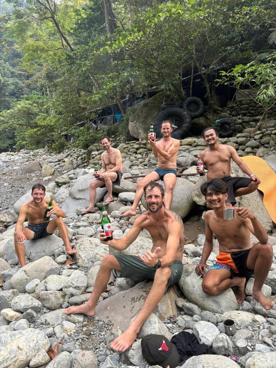 Indra Valley Inn Bukit Lawang Ngoại thất bức ảnh